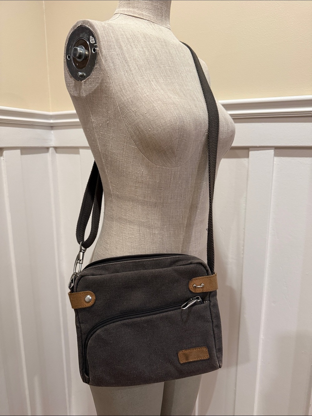 Travelon Anti-Theft Heritage Crossbody